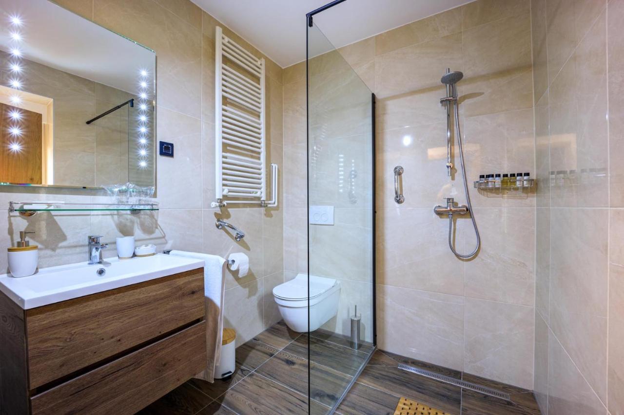 Villa Aljmas Екстер'єр фото
